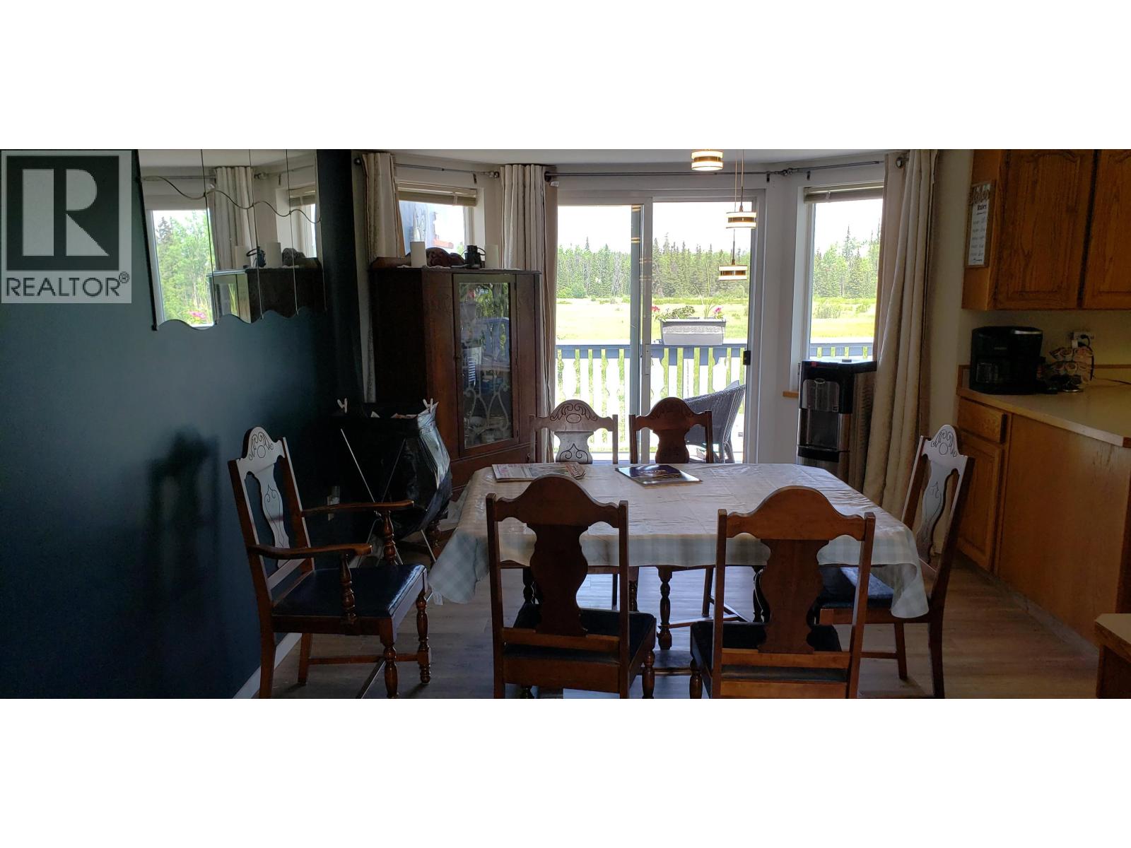 7036 93 Mile Frontage Road, 100 Mile House, British Columbia  V0K 2E2 - Photo 14 - R3142515