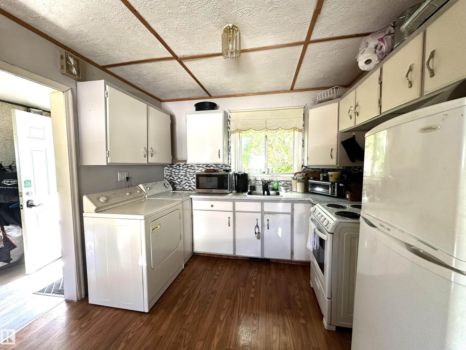 825 2 St, Thorhild, Alberta  T0A 3J0 - Photo 17 - E4497001