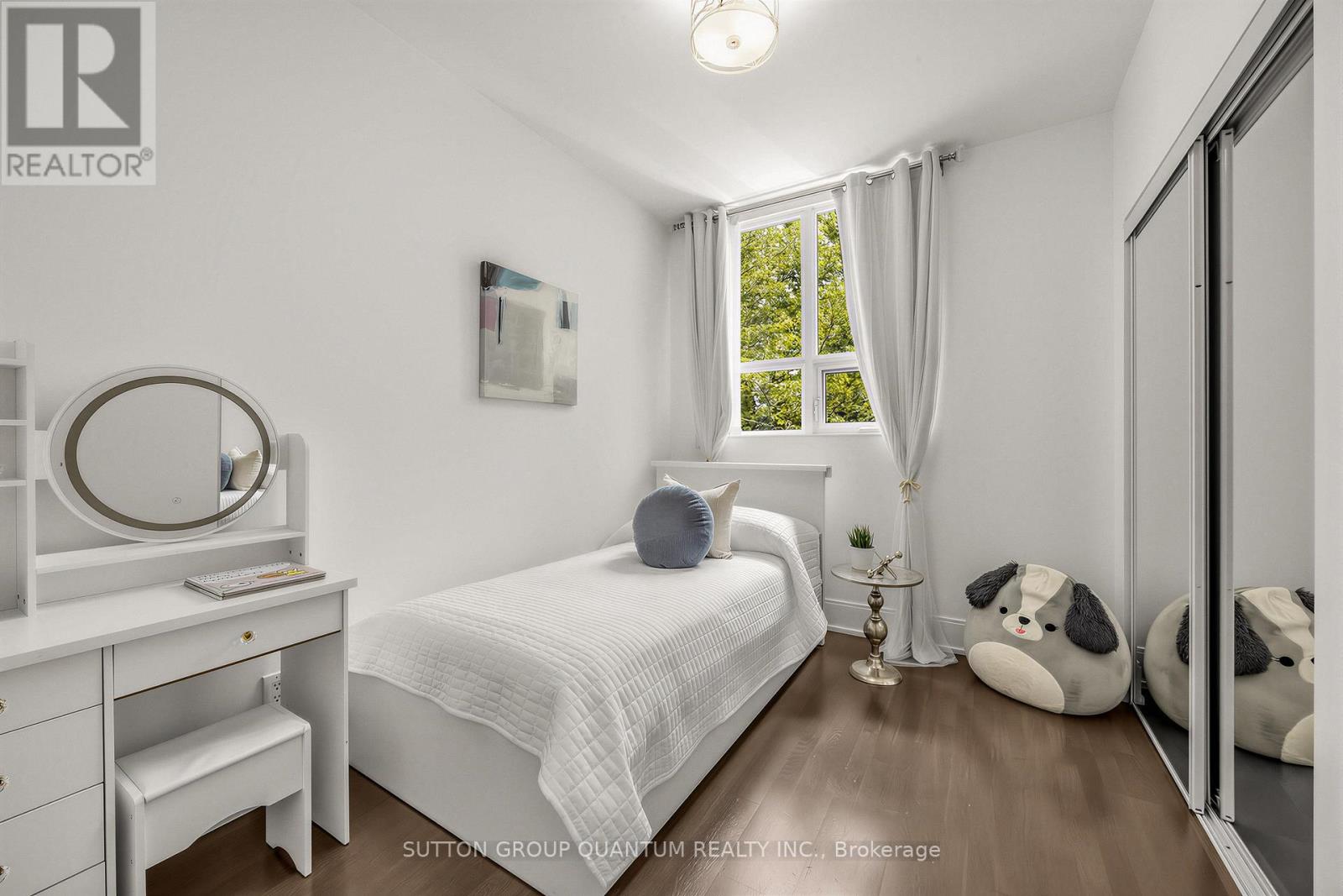 Th02 - 15 Viking Lane, Toronto, Ontario  M9B 0A4 - Photo 12 - W13520798
