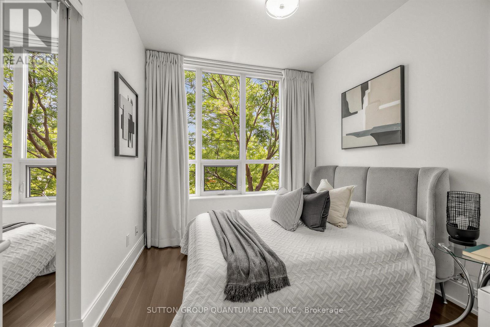 Th02 - 15 Viking Lane, Toronto, Ontario  M9B 0A4 - Photo 13 - W13520798