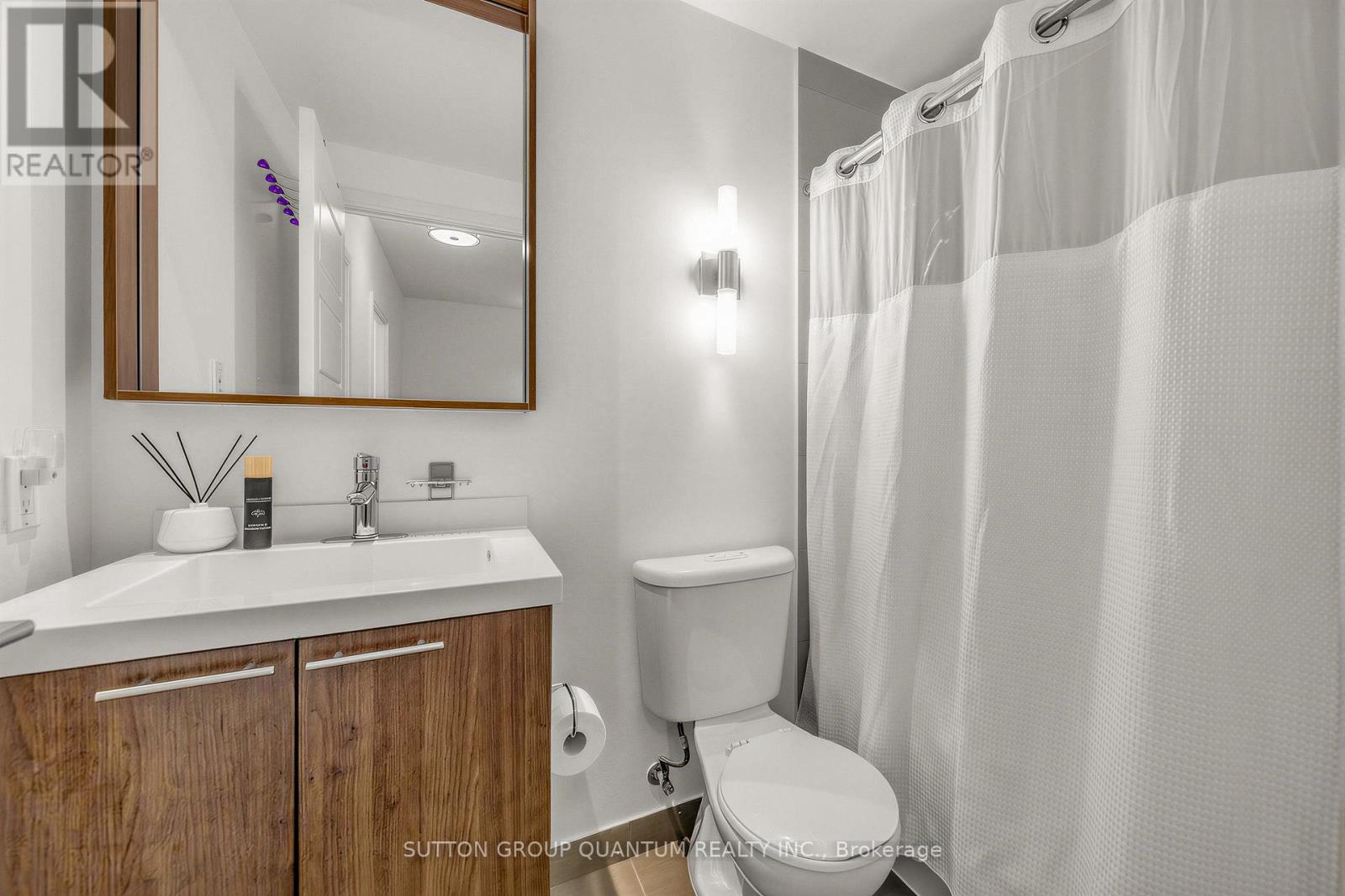 Th02 - 15 Viking Lane, Toronto, Ontario  M9B 0A4 - Photo 14 - W13520798