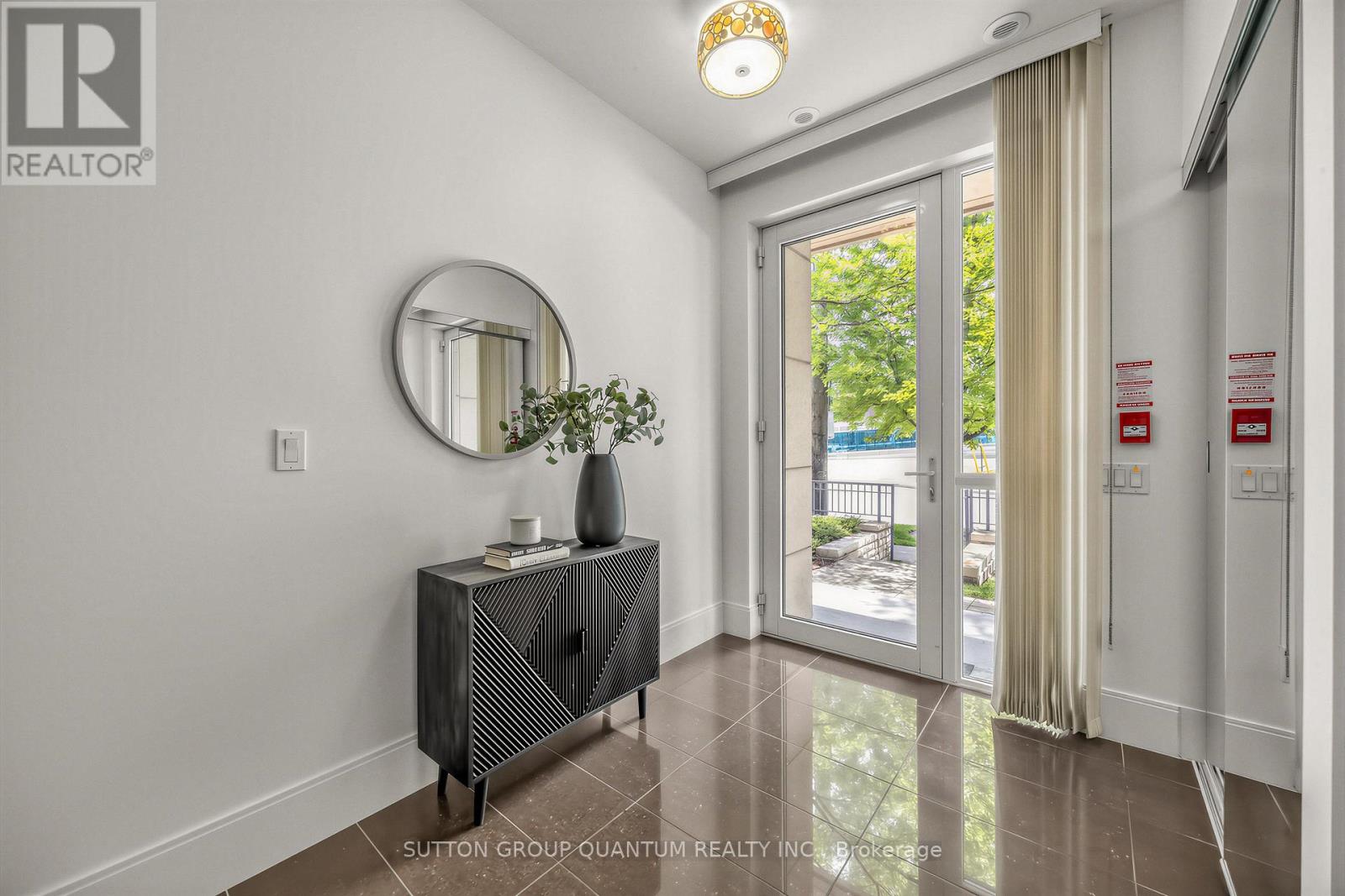 Th02 - 15 Viking Lane, Toronto, Ontario  M9B 0A4 - Photo 2 - W13520798
