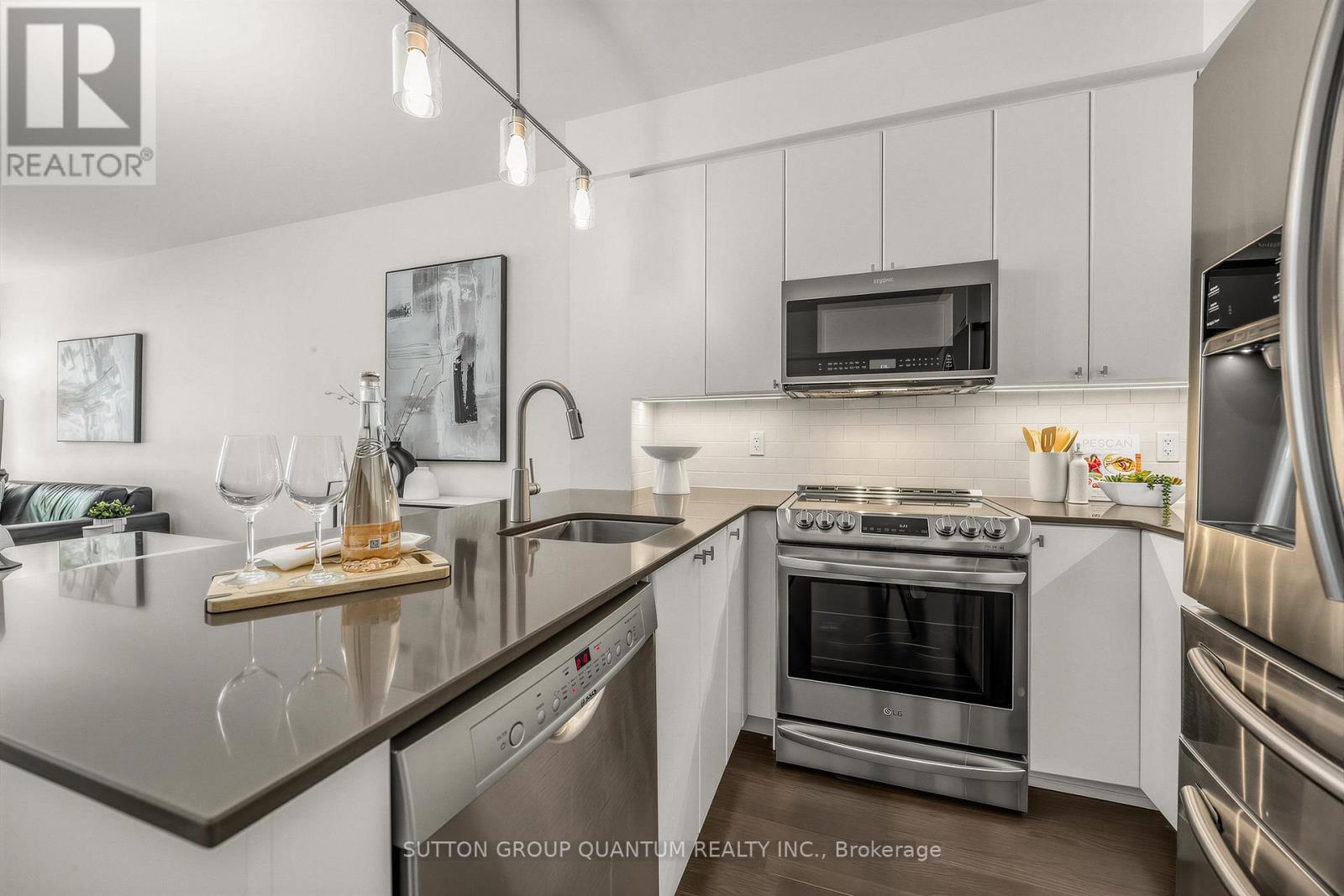 Th02 - 15 Viking Lane, Toronto, Ontario  M9B 0A4 - Photo 7 - W13520798