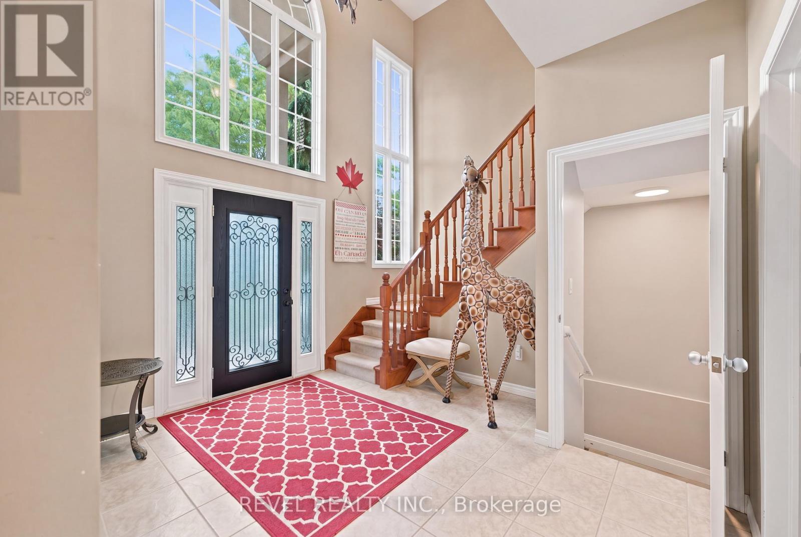 207 Valridge Drive, Hamilton, Ontario  L9G 4Y4 - Photo 3 - X13520842