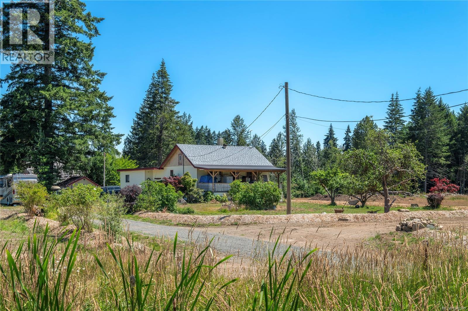 8712 Island Hwy N, Black Creek, British Columbia  V0R 1C0 - Photo 2 - 1042269