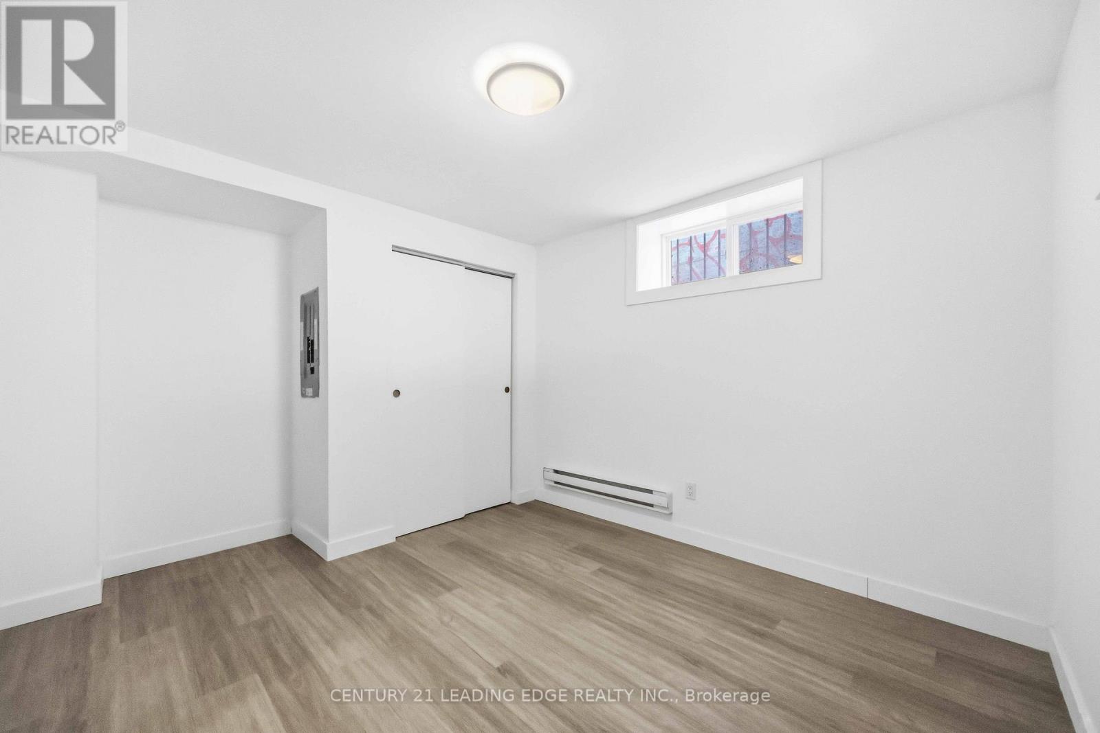 Lower - 1a Leonard Avenue, Toronto, Ontario M5T 2P8 - Photo 16 - C12854084
