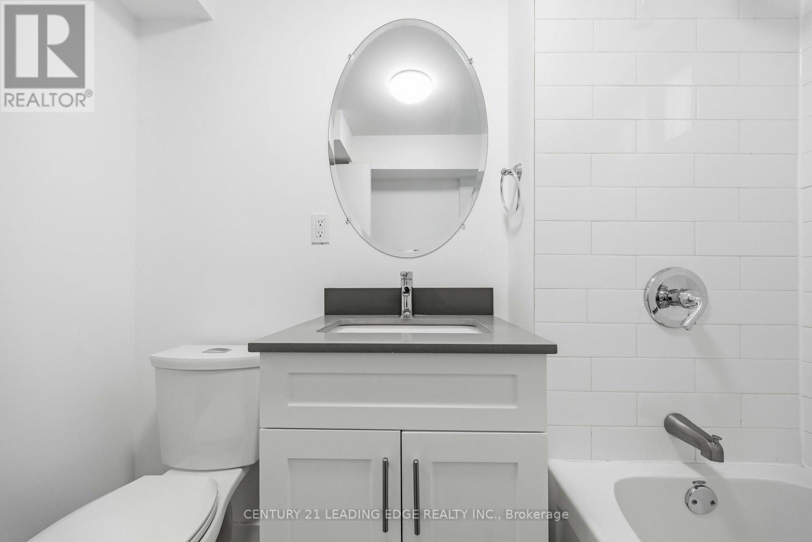 Lower - 1a Leonard Avenue, Toronto, Ontario M5T 2P8 - Photo 27 - C12854084