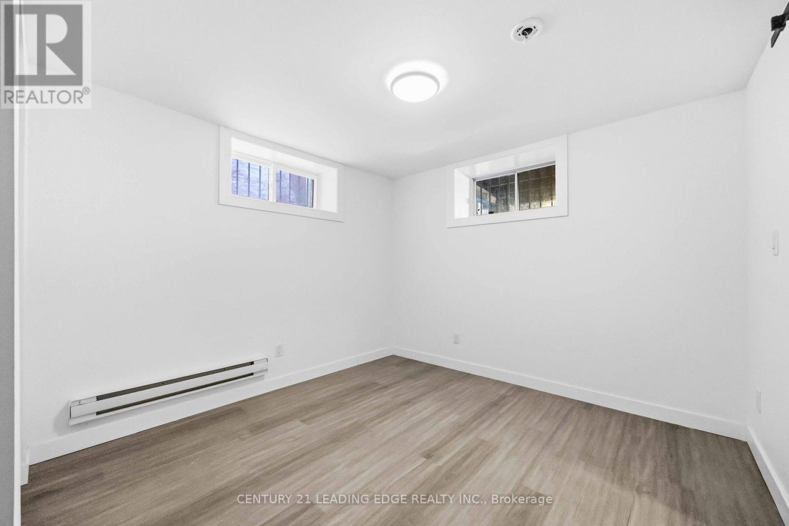 Lower - 1a Leonard Avenue, Toronto, Ontario M5T 2P8 - Photo 18 - C12854084