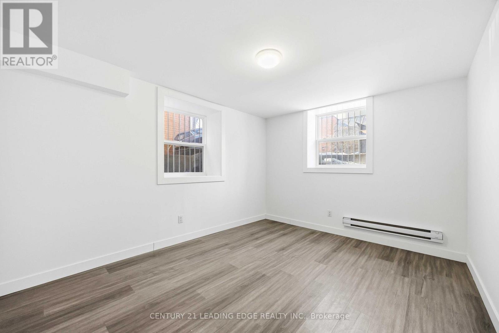 Lower - 1a Leonard Avenue, Toronto, Ontario M5T 2P8 - Photo 22 - C12854084