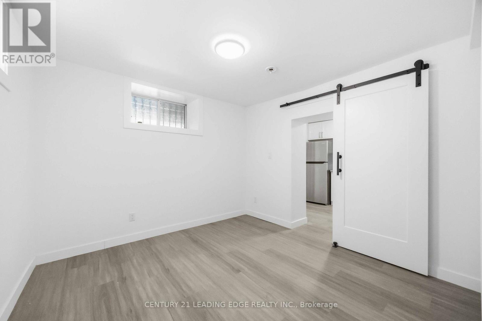Lower - 1a Leonard Avenue, Toronto, Ontario M5T 2P8 - Photo 19 - C12854084