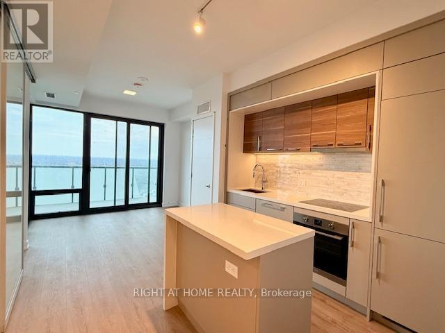 2806 - 29 Green Trail Court, Toronto, Ontario M2K 0J9 - Photo 2 - C13064246