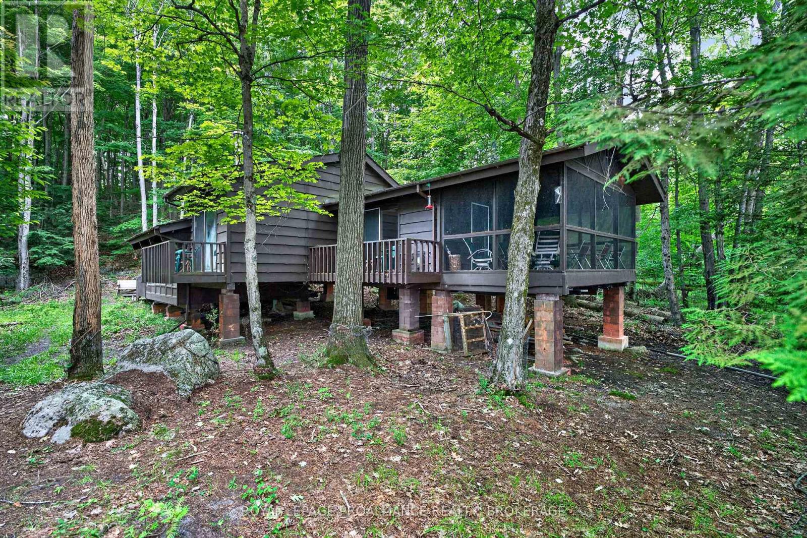 3 Scott Island, Rideau Lakes, Ontario K0G 1X0 - Photo 2 - X13521064
