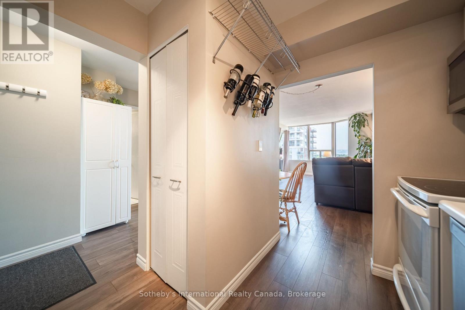 1910 - 1270 Maple Crossing Boulevard, Burlington, Ontario  L7S 2J3 - Photo 19 - W13520978