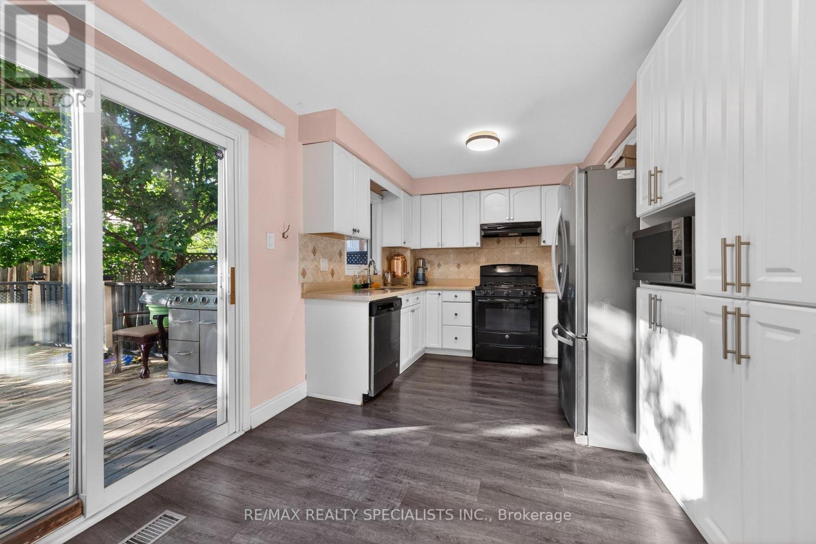 70 Tulip Drive, Brampton, Ontario  L6Y 3W7 - Photo 11 - W13426872