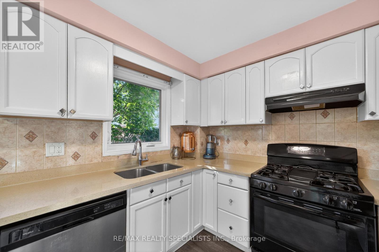 70 Tulip Drive, Brampton, Ontario  L6Y 3W7 - Photo 13 - W13426872