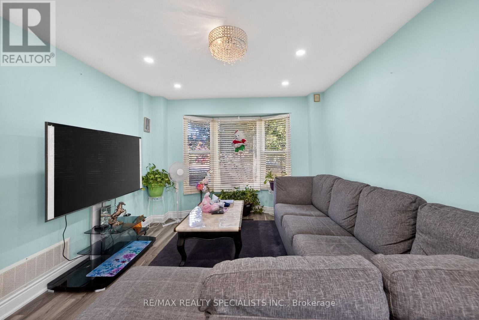 70 Tulip Drive, Brampton, Ontario  L6Y 3W7 - Photo 21 - W13426872