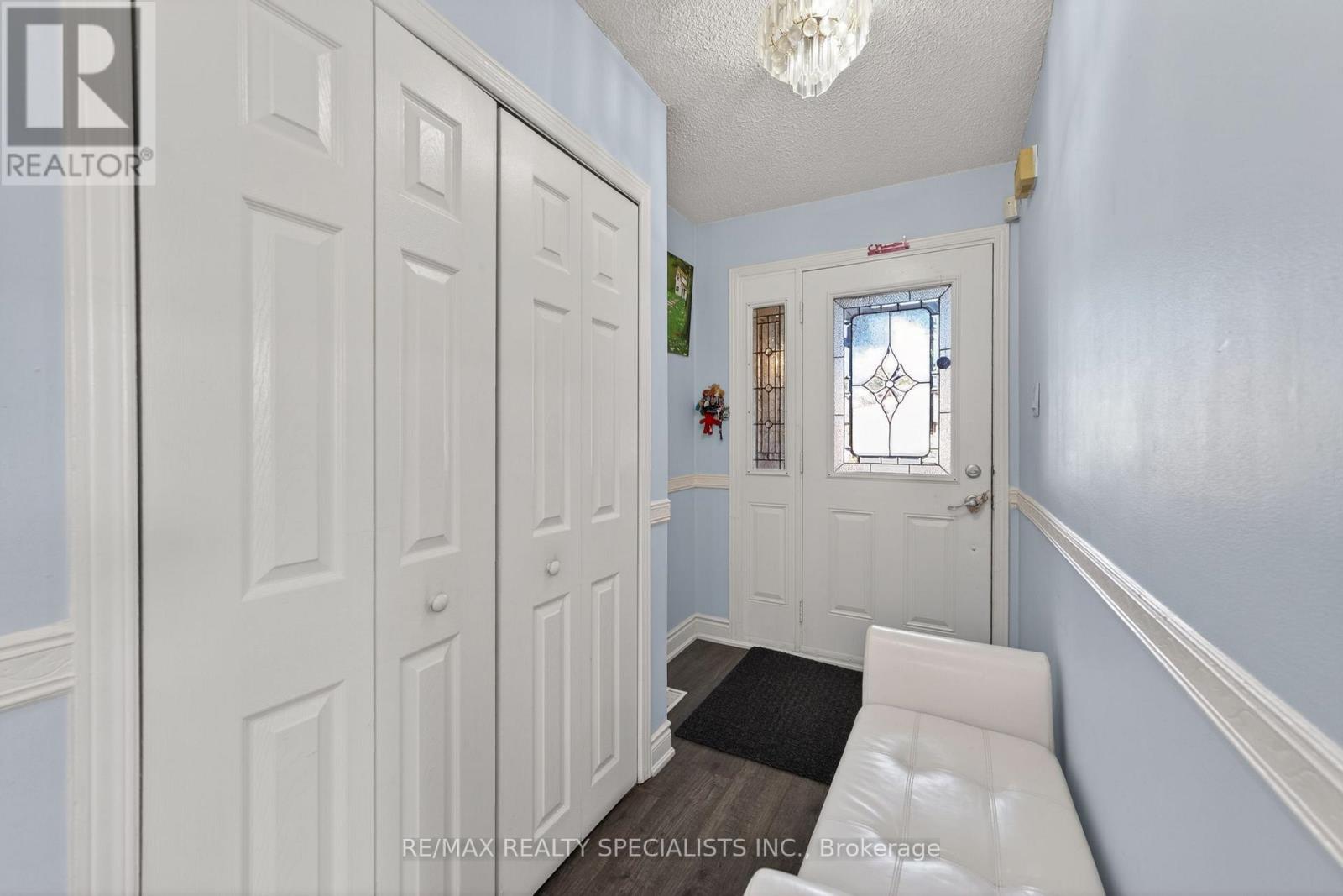 70 Tulip Drive, Brampton, Ontario  L6Y 3W7 - Photo 5 - W13426872