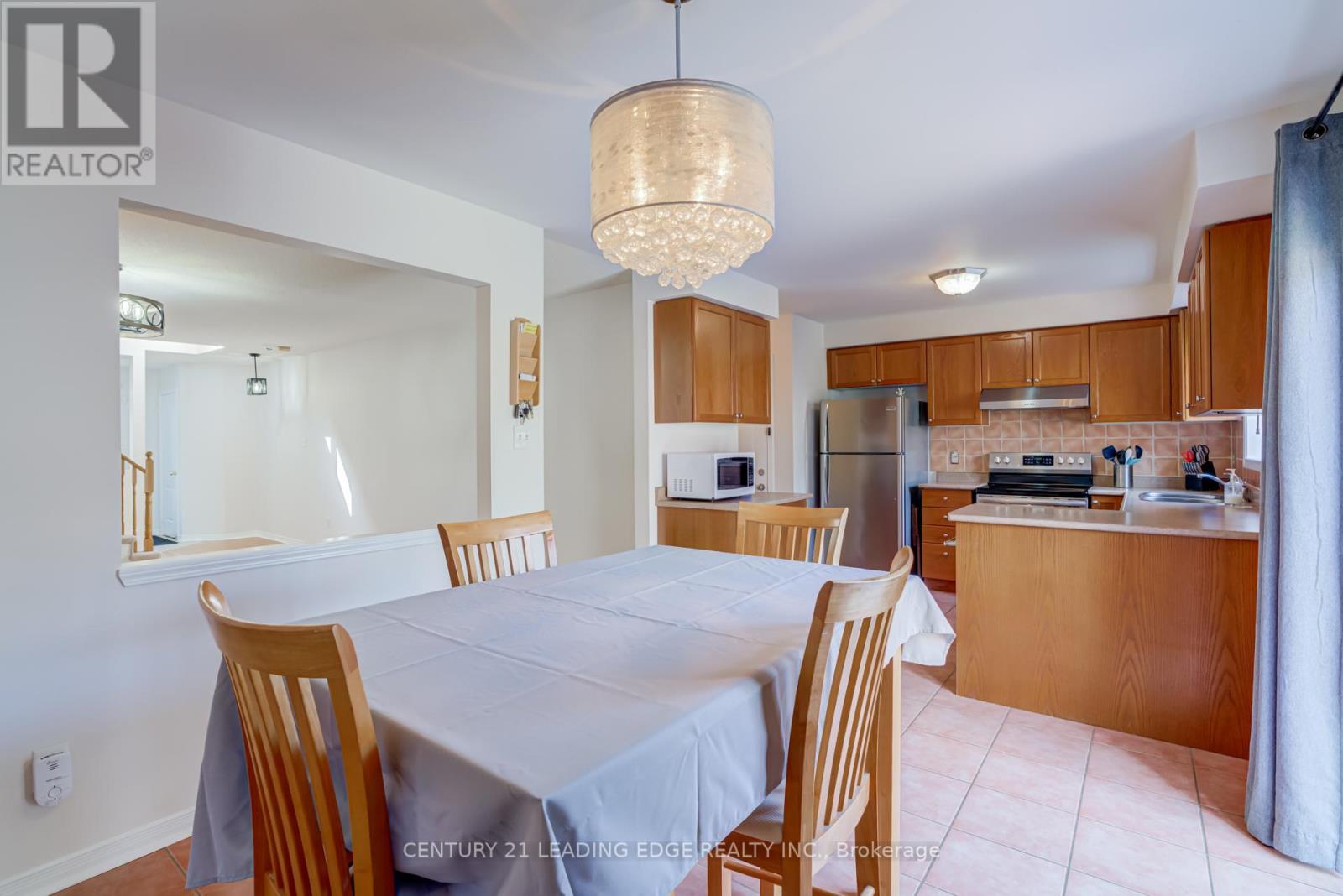 13 Grape Trail, Brampton, Ontario  L7A 2V7 - Photo 7 - W13519164