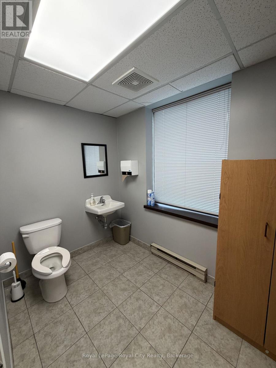 200 - 15 Lewis Road, Guelph, Ontario  N1H 1E9 - Photo 17 - X13521152