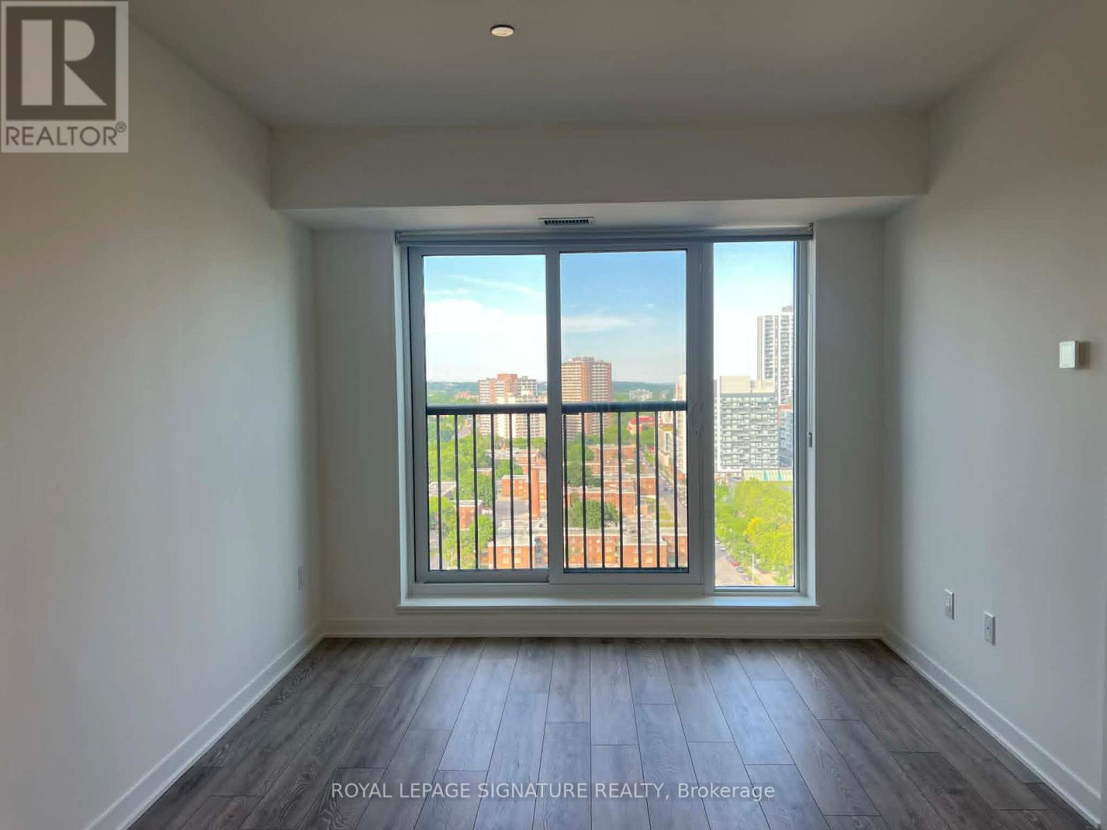 1612 - 10 OAK STREET
