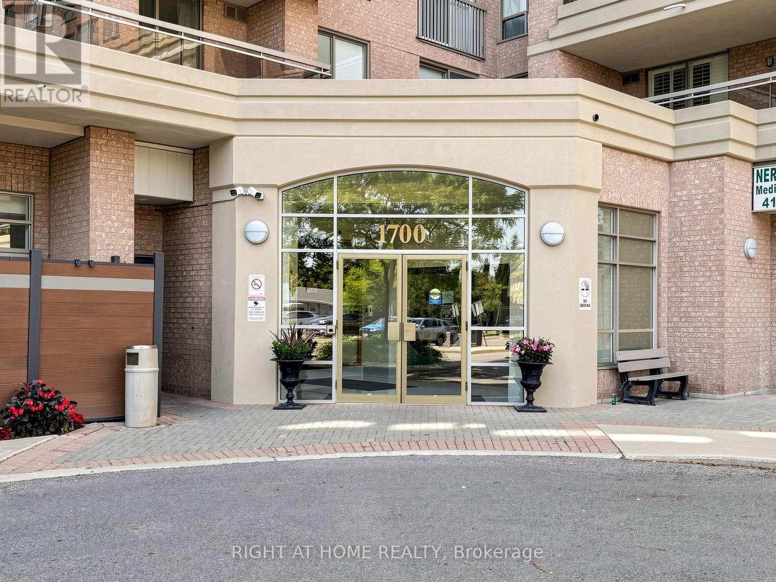 1119 - 1700 Eglinton Avenue E, Toronto (Victoria Village), Ontario  M4A 2X4 - Photo 3 - C13521020