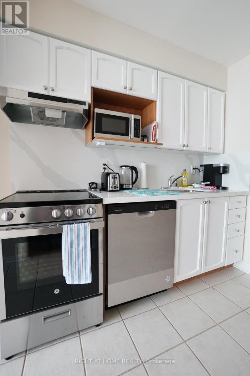 3307 - 219 Fort York Boulevard, Toronto, Ontario  M5V 1B1 - Photo 6 - C13521120