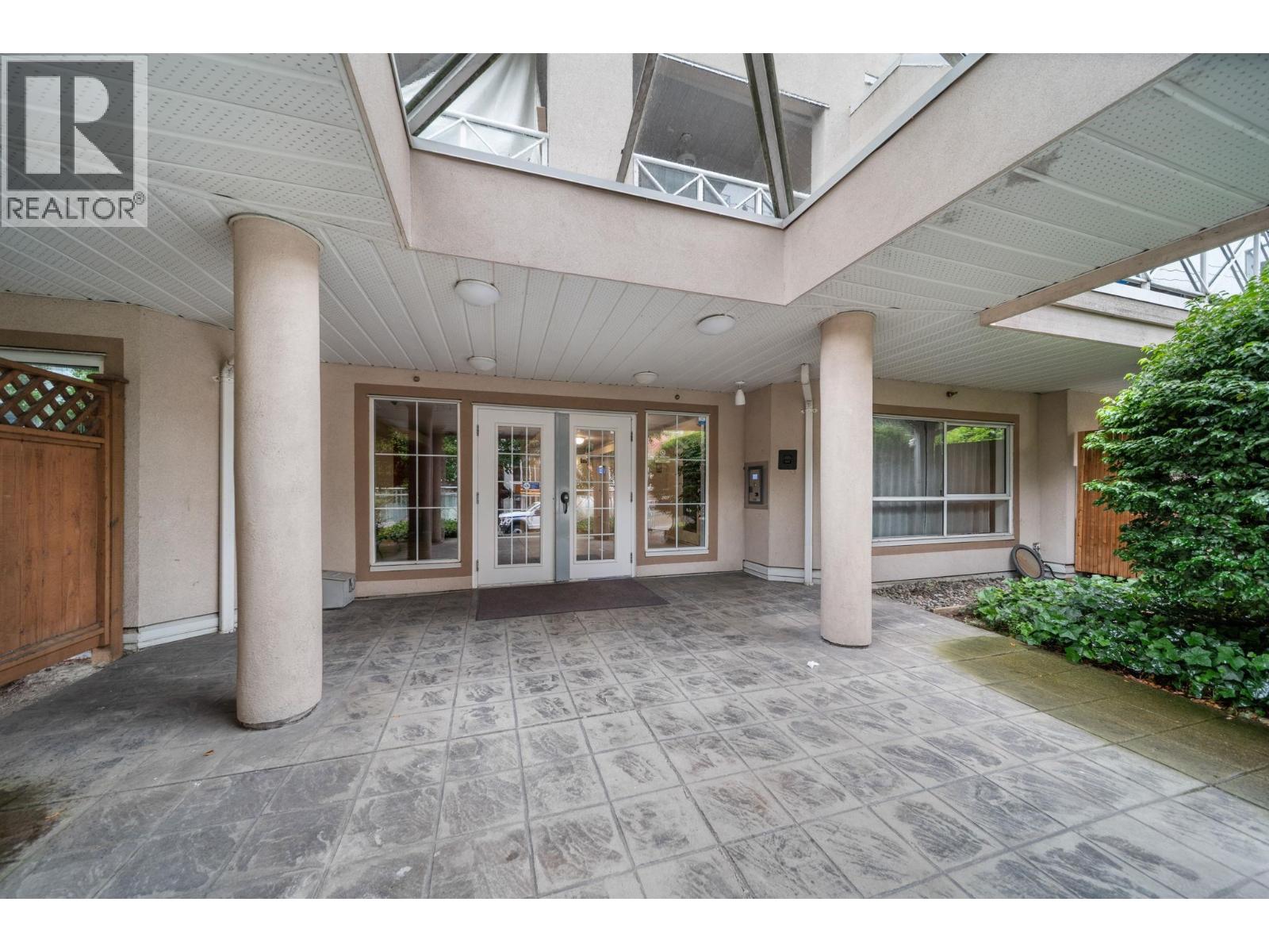 412 525 Agnes Street, New Westminster, British Columbia  V3L 1G2 - Photo 3 - R3142228