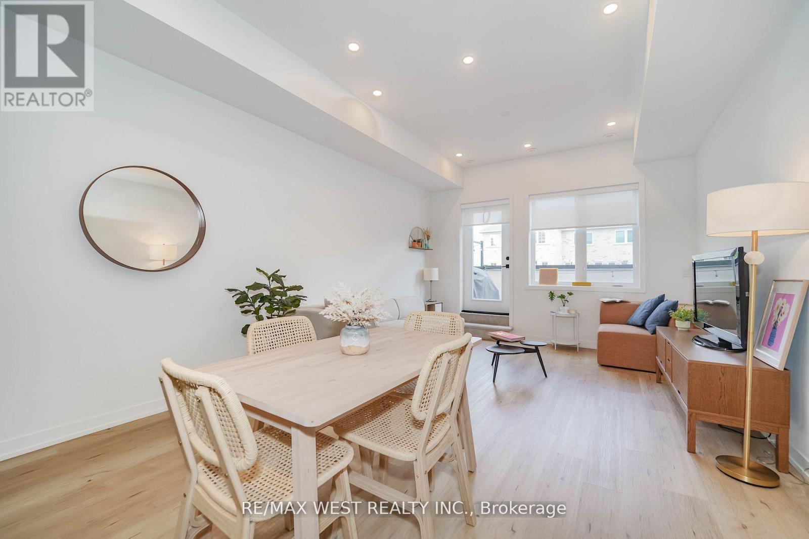 110 - 3686 St Clair Avenue E, Toronto, Ontario  M1M 0E4 - Photo 3 - E13520952