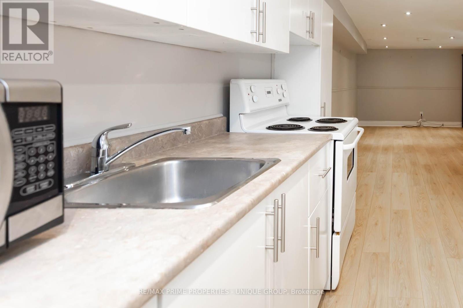 Bsmt - 1316 Queen Street E, Toronto, Ontario  M4L 1C5 - Photo 9 - E13521078