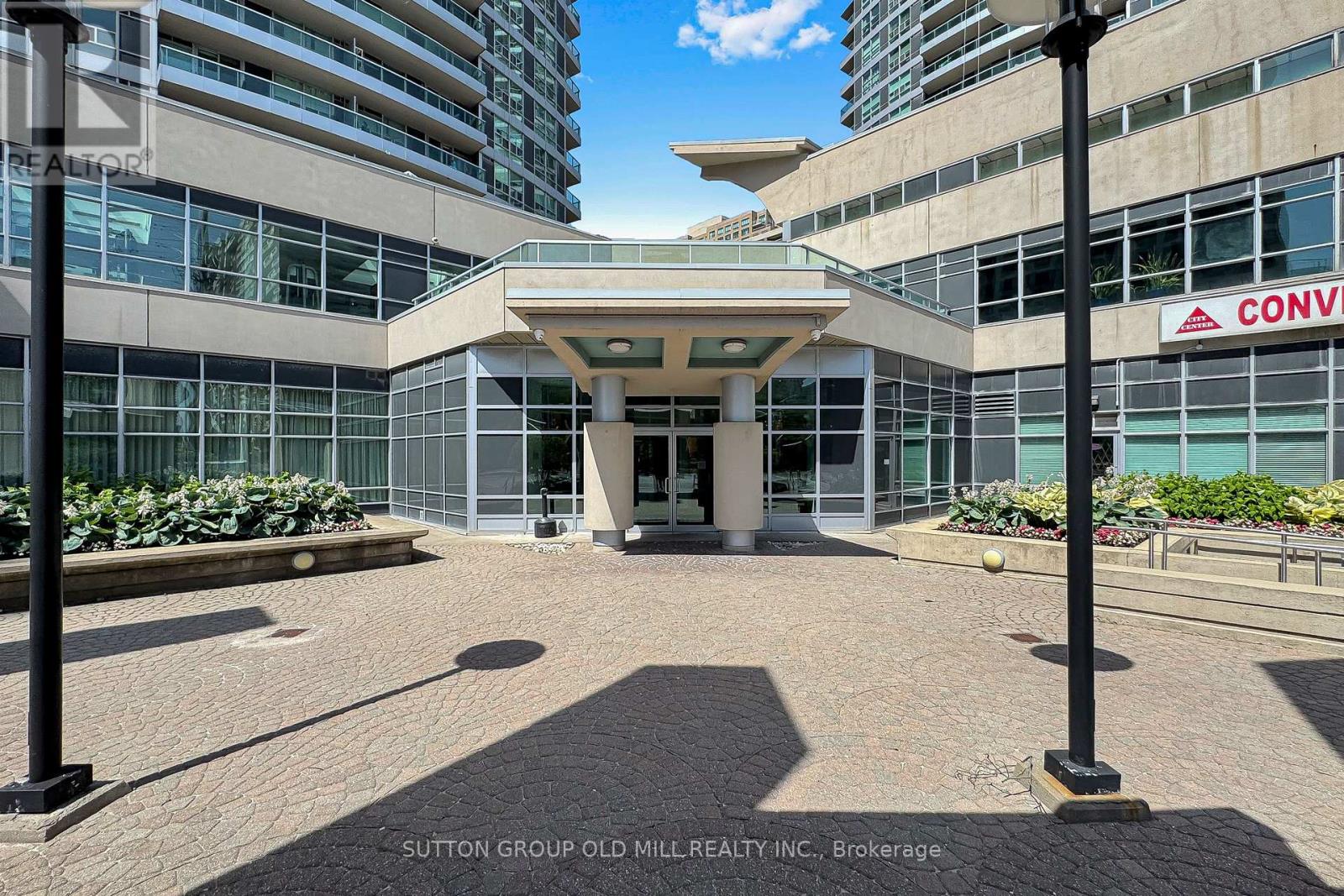 709 - 1 Elm Drive W, Mississauga, Ontario  L5B 4M1 - Photo 2 - W13521042