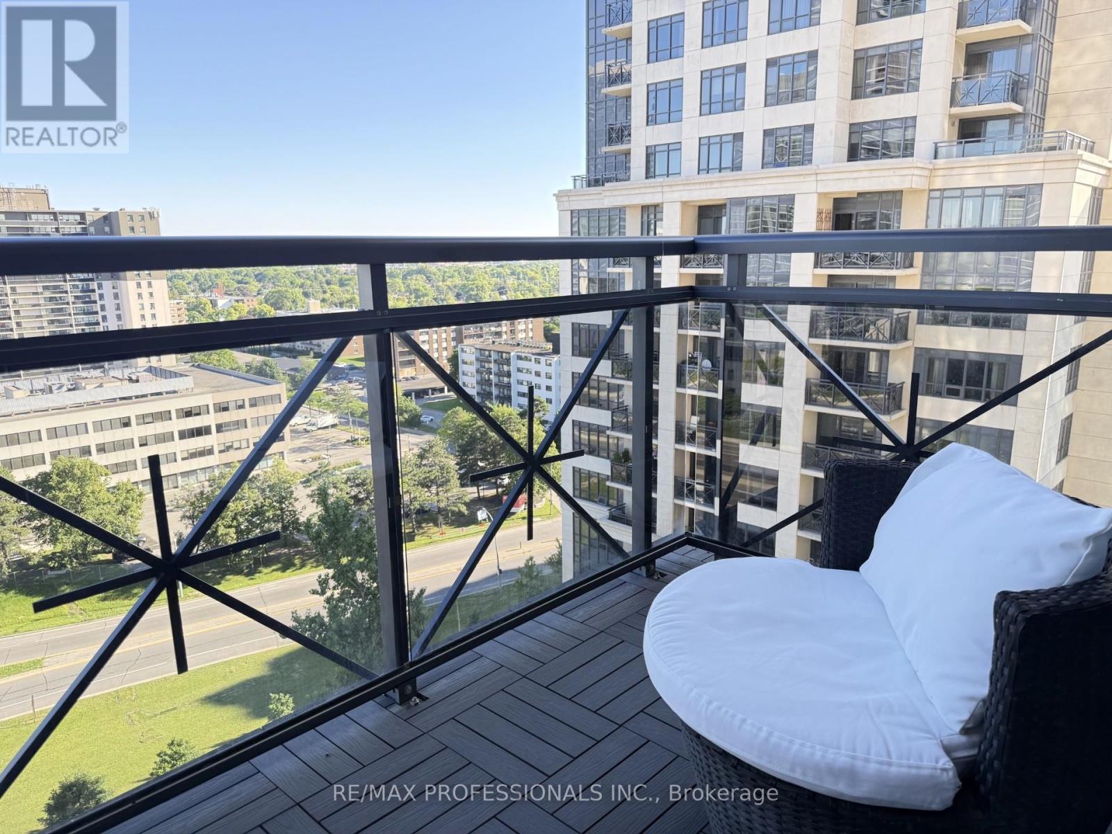 1229 - 2 EVA ROAD