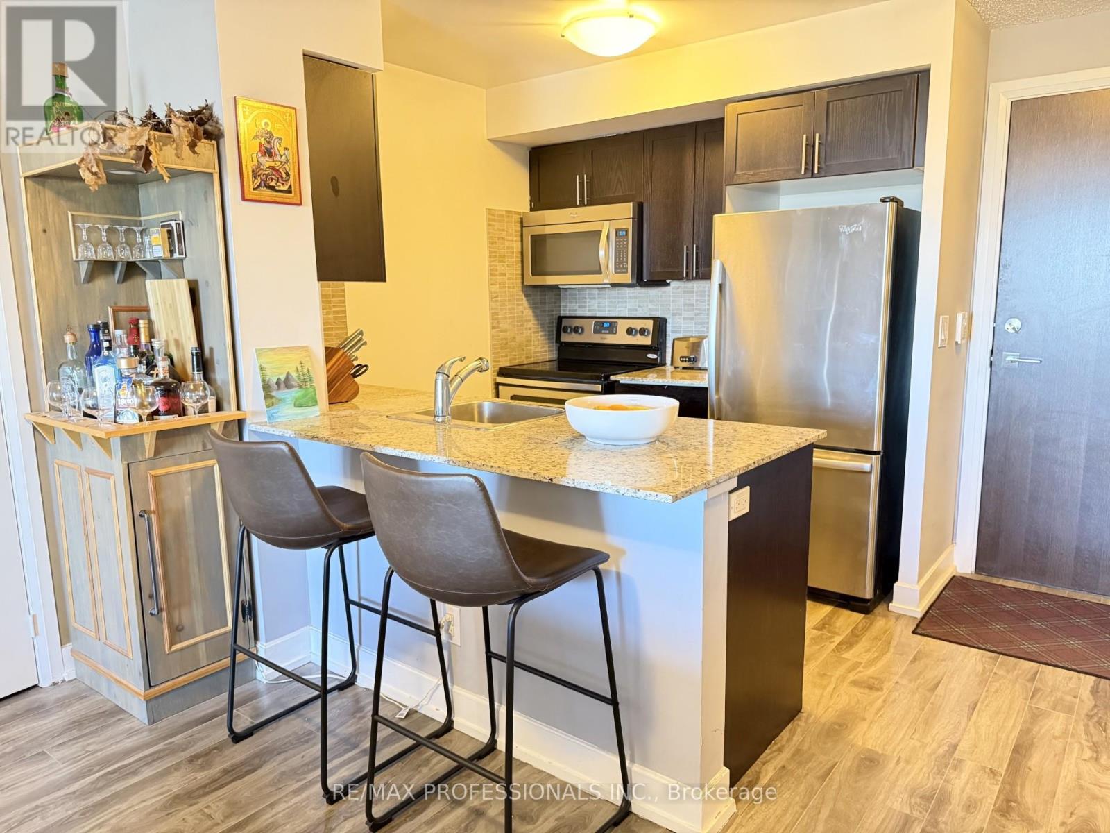 1229 - 2 Eva Road, Toronto, Ontario  M9C 0A9 - Photo 2 - W13521128