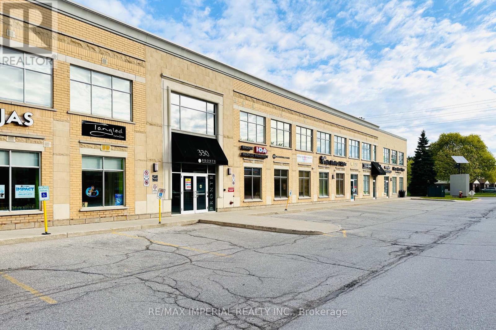 203 - 330 Bronte Street S, Milton, Ontario  L9T 7X1 - Photo 2 - W13521148