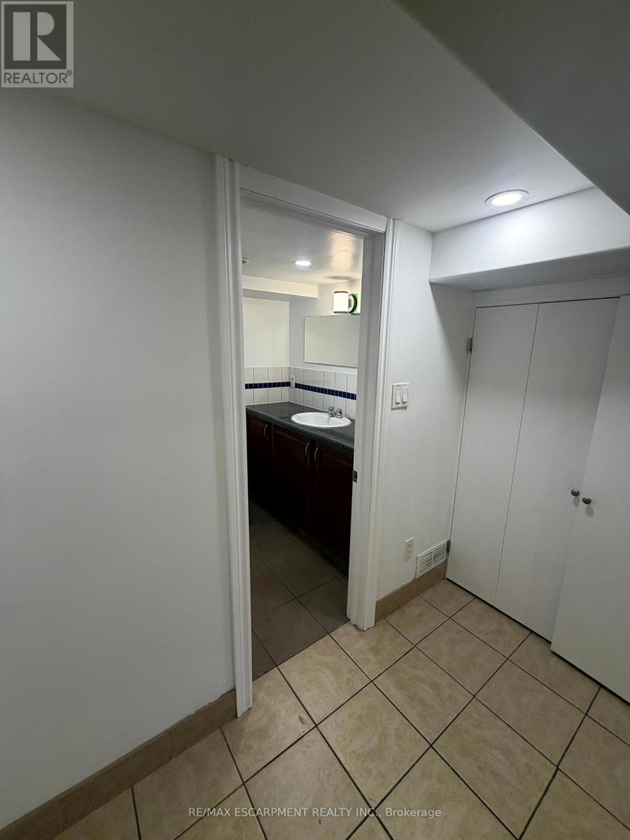 Lower Level - 98 Limeridge Road E, Hamilton, Ontario  L9A 2S3 - Photo 13 - X13520908