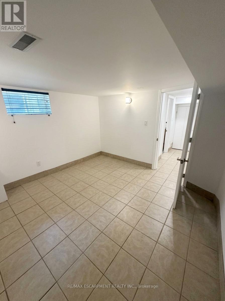 Lower Level - 98 Limeridge Road E, Hamilton, Ontario  L9A 2S3 - Photo 17 - X13520908