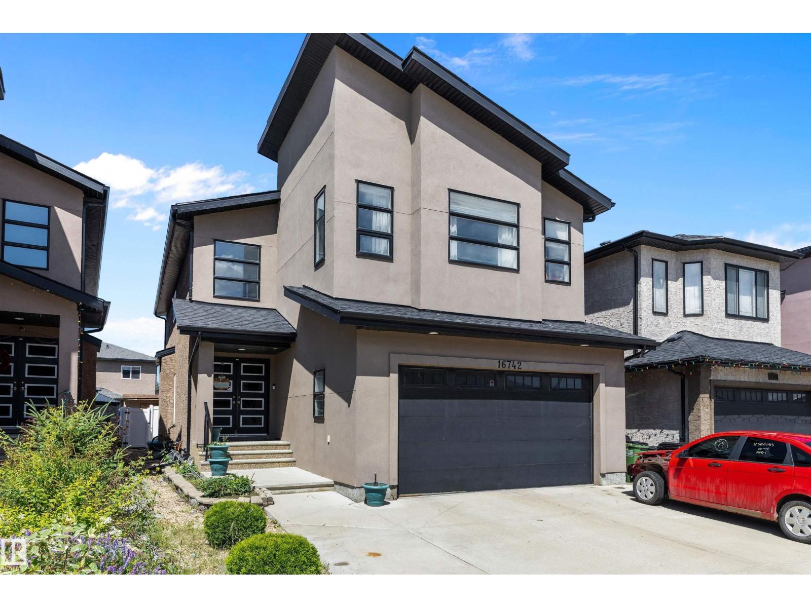 16742 61 St NW, Edmonton, Alberta  T5Y 0W7 - Photo 2 - E4497013