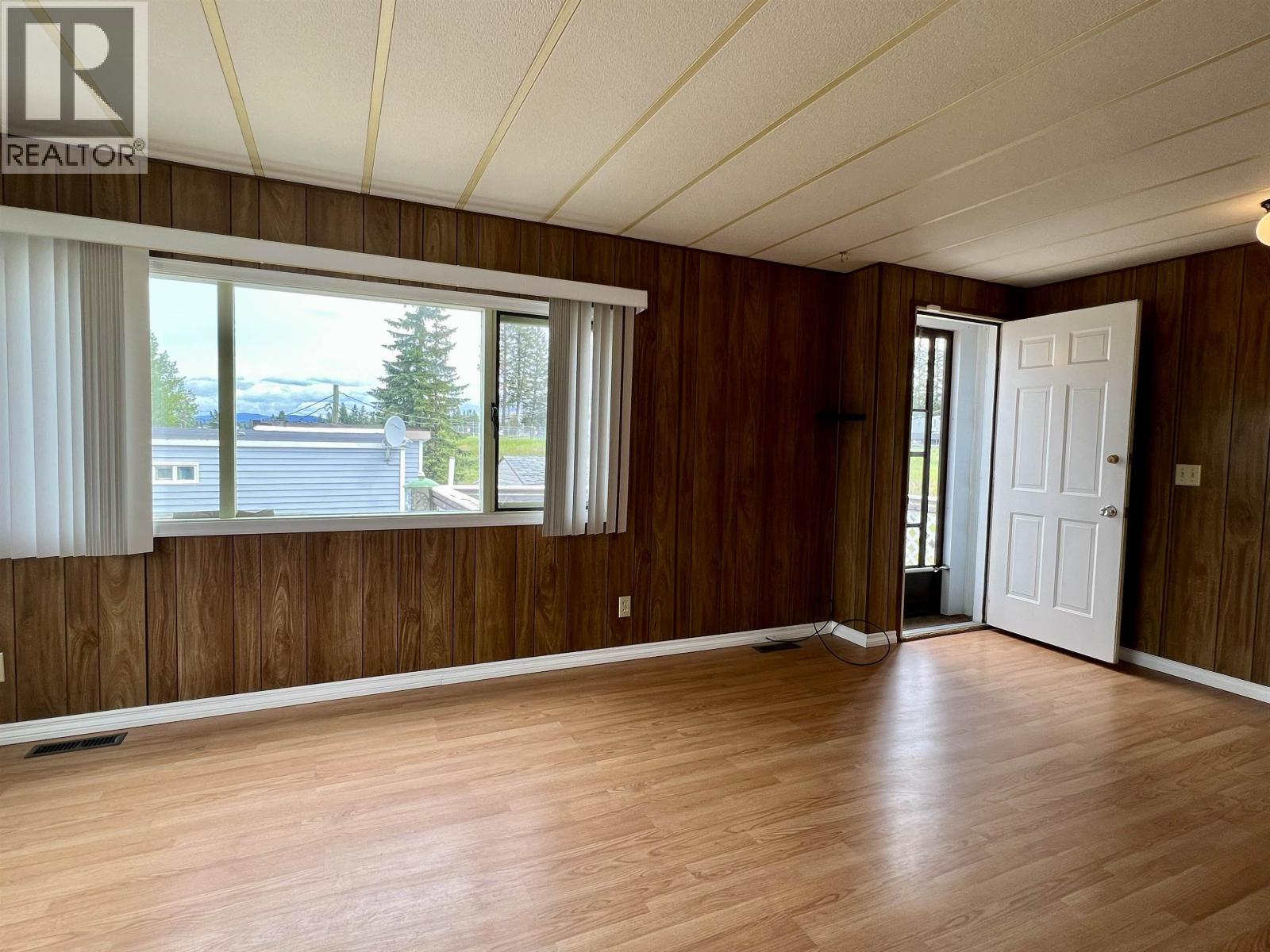 32 375 Horse Lake Road, 100 Mile House, British Columbia  V0K 2E0 - Photo 12 - R3142554