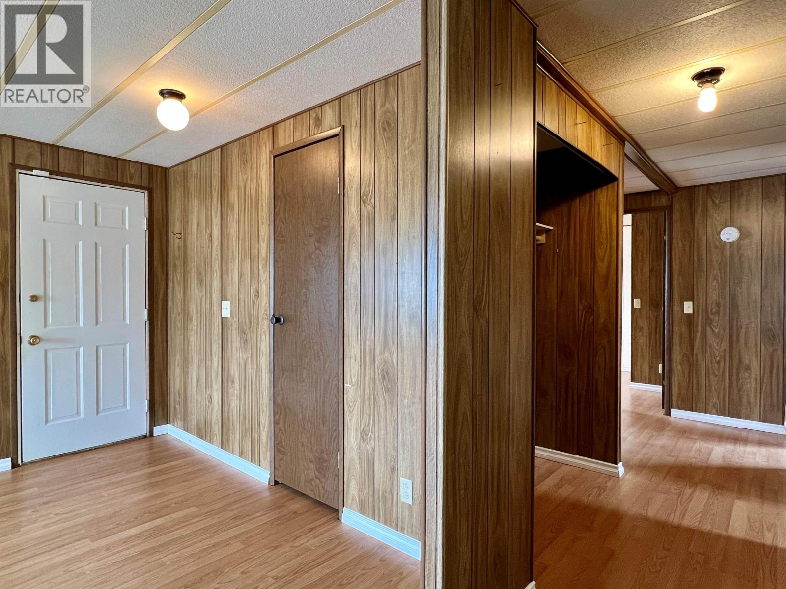 32 375 Horse Lake Road, 100 Mile House, British Columbia  V0K 2E0 - Photo 13 - R3142554
