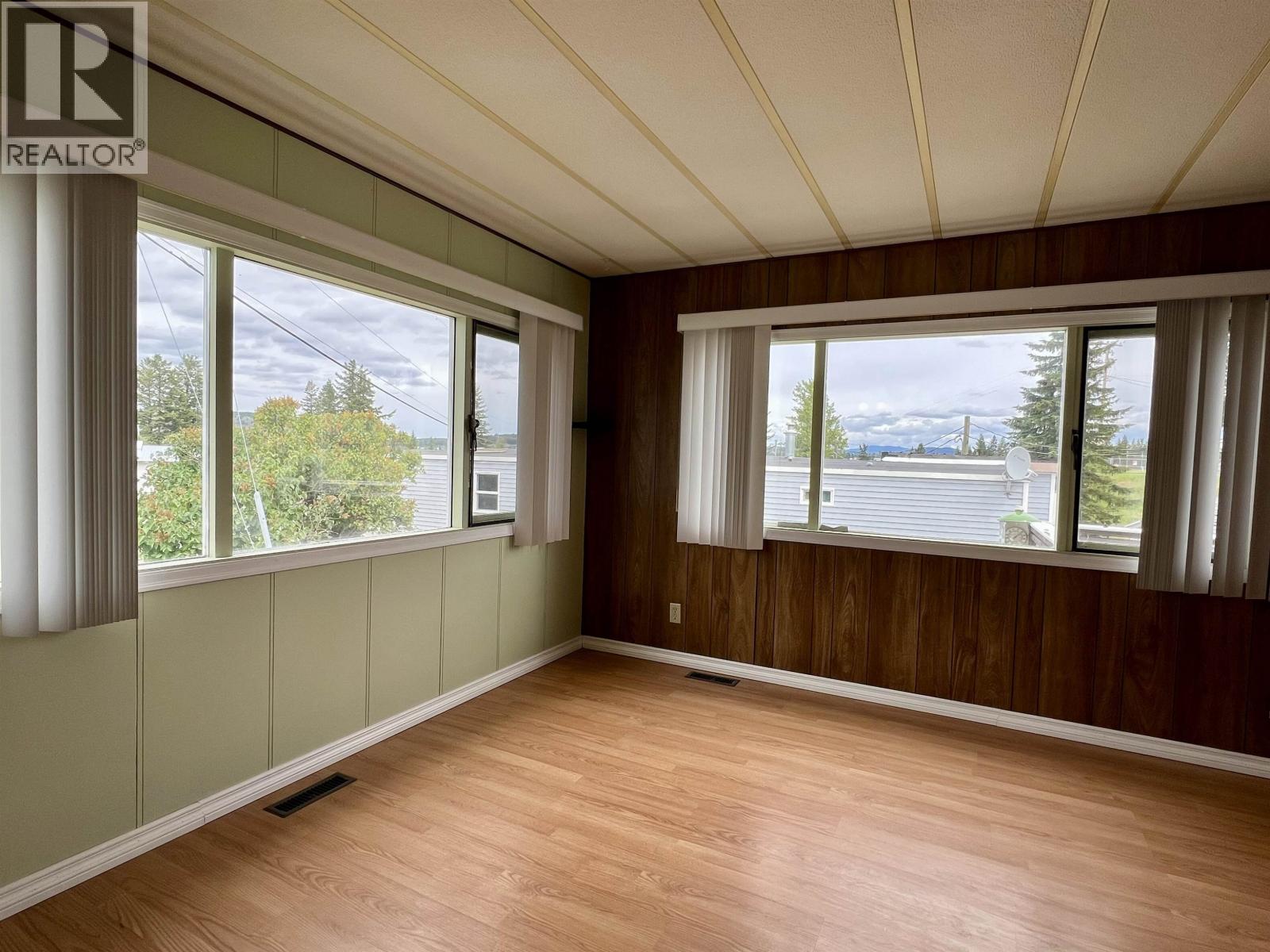 32 375 Horse Lake Road, 100 Mile House, British Columbia  V0K 2E0 - Photo 11 - R3142554
