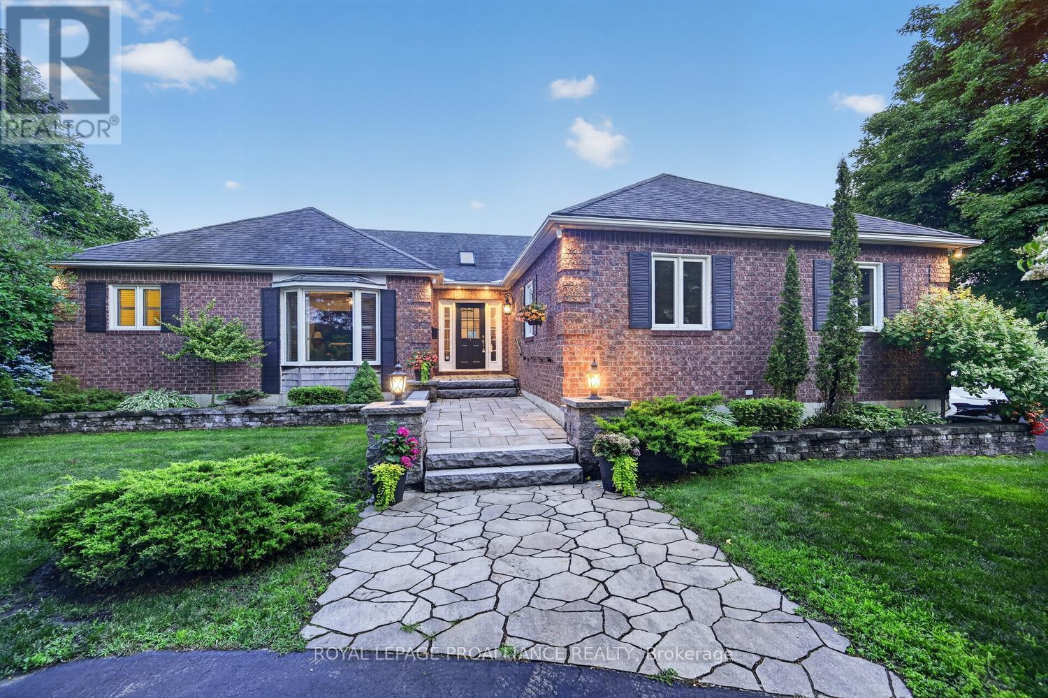1135 Irace Drive, Augusta, Ontario  K6V 5T1 - Photo 1 - X13521196