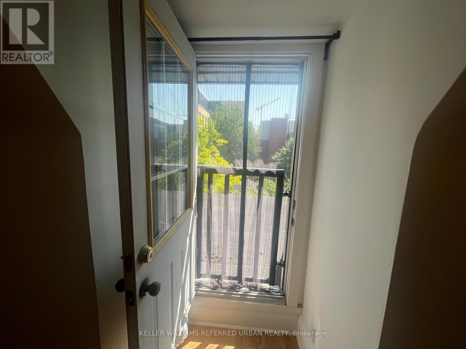 UPPER - 91 DOVERCOURT ROAD