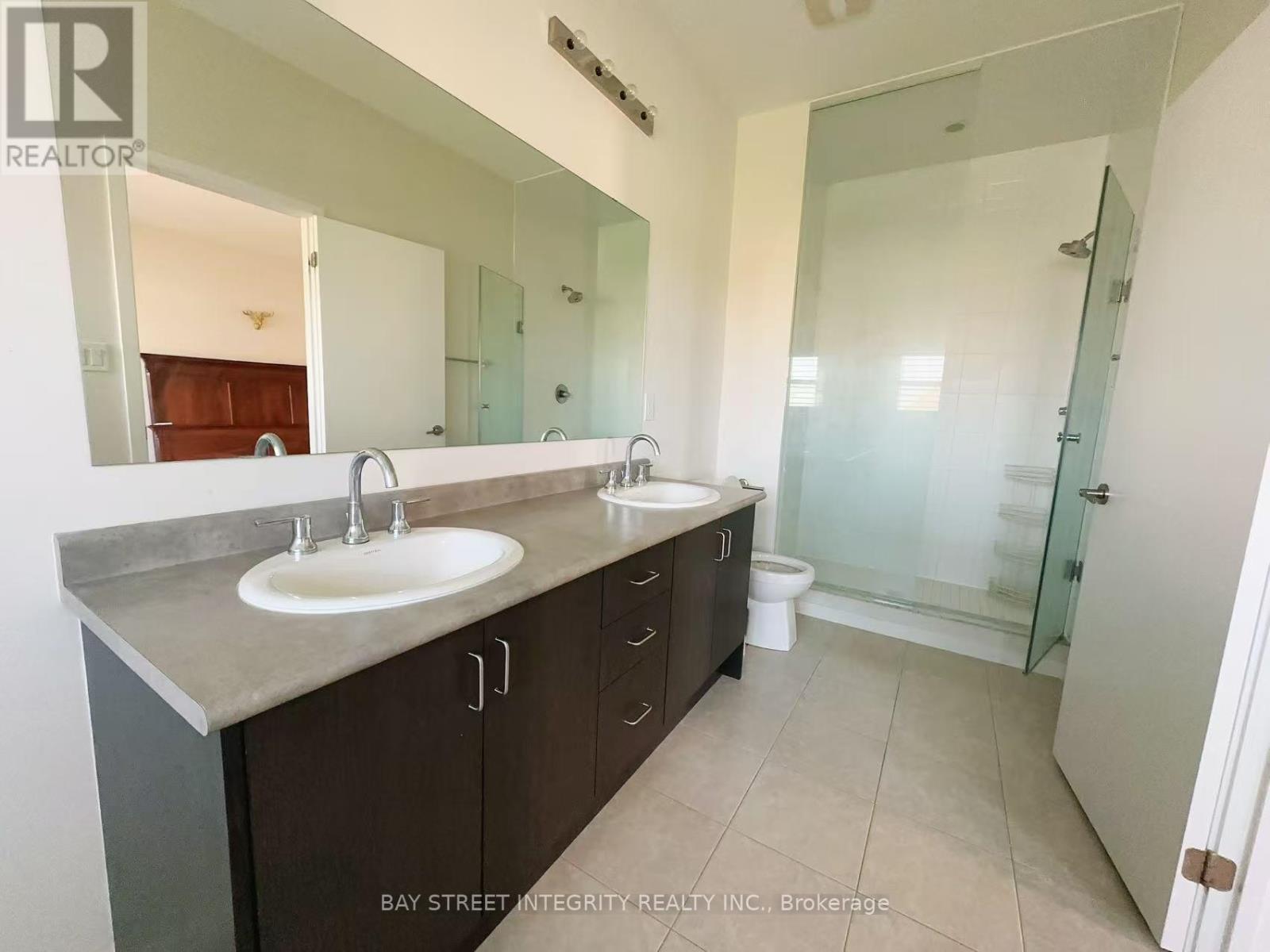 216 Elyse Court, Aurora, Ontario  L4G 2C9 - Photo 6 - N13521224