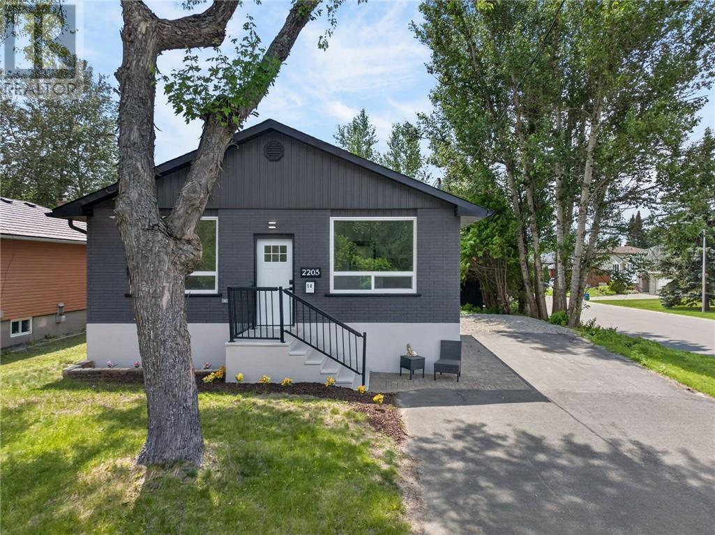 2205 Madison Avenue, Greater Sudbury, Ontario  P3A 2P7 - Photo 1 - 2128996