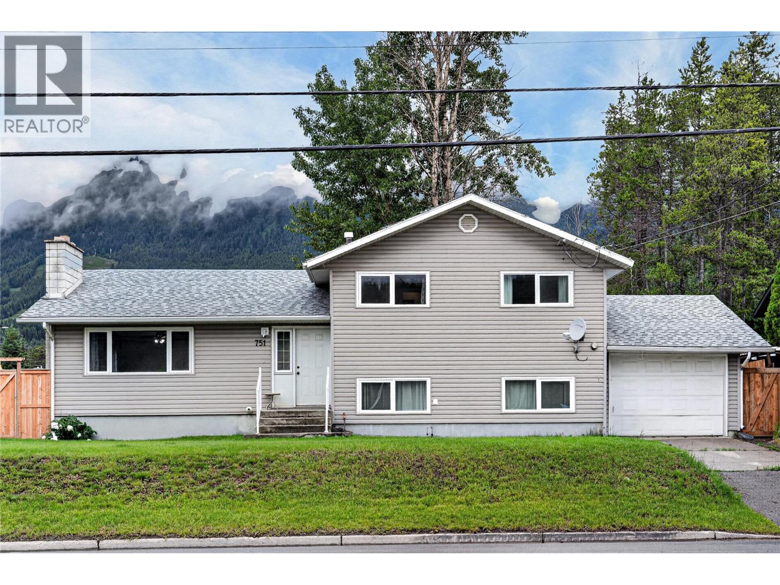 751 Fording Drive, Elkford, British Columbia V0B 1H0 - Photo 33 - 10393570