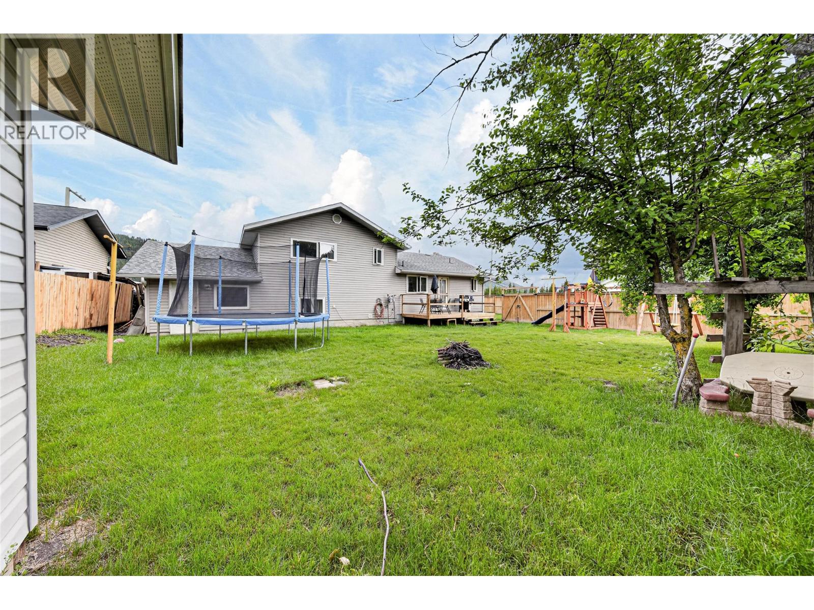 751 Fording Drive, Elkford, British Columbia V0B 1H0 - Photo 29 - 10393570