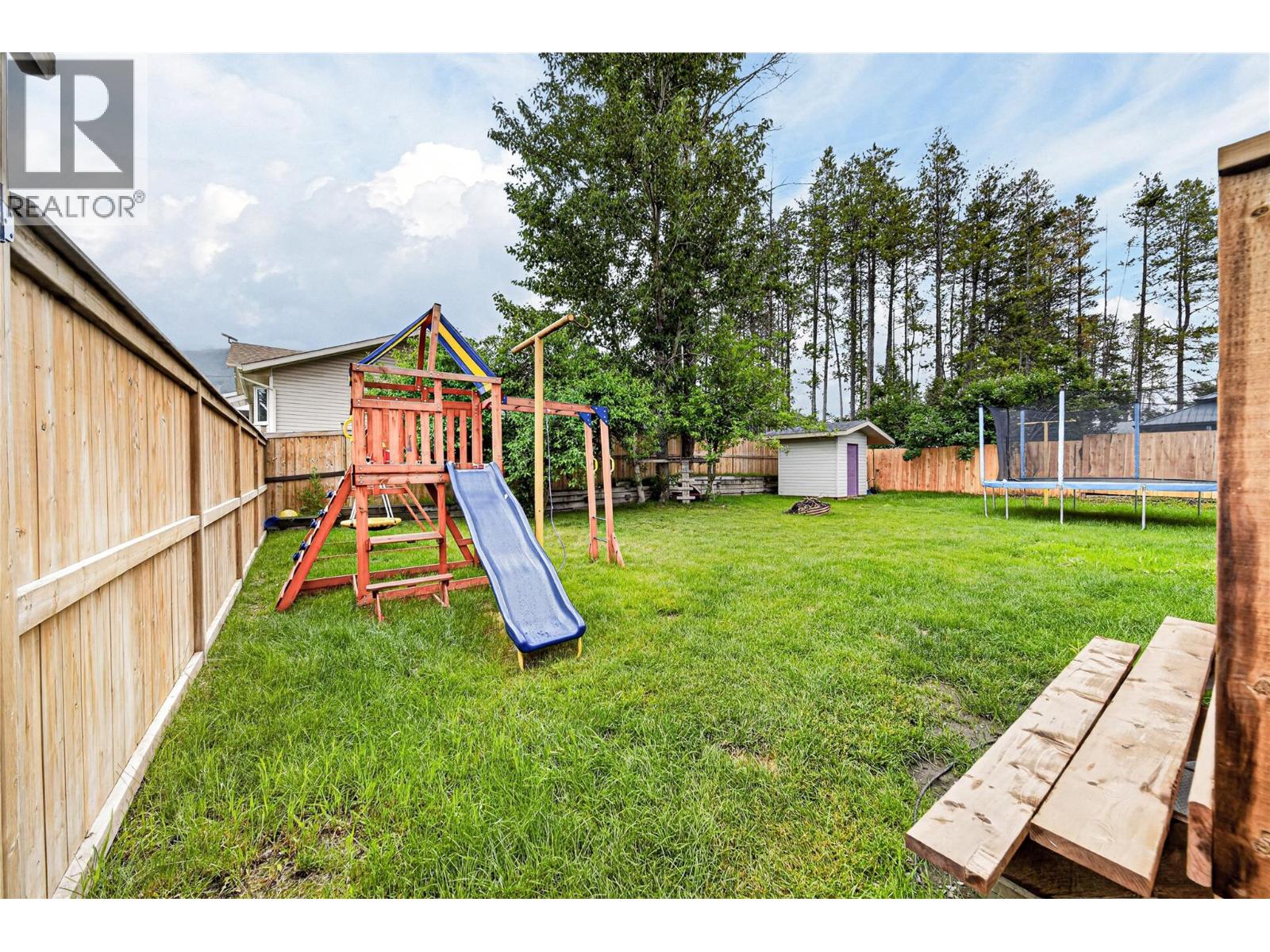 751 Fording Drive, Elkford, British Columbia V0B 1H0 - Photo 28 - 10393570