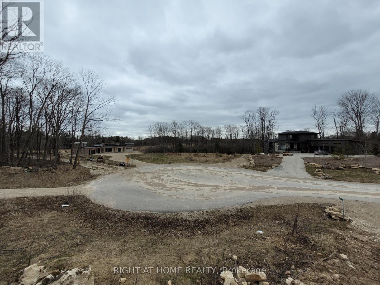 117 Butternut Court, Grey Highlands, Ontario N0C 1H0 - Photo 1 - X13521198