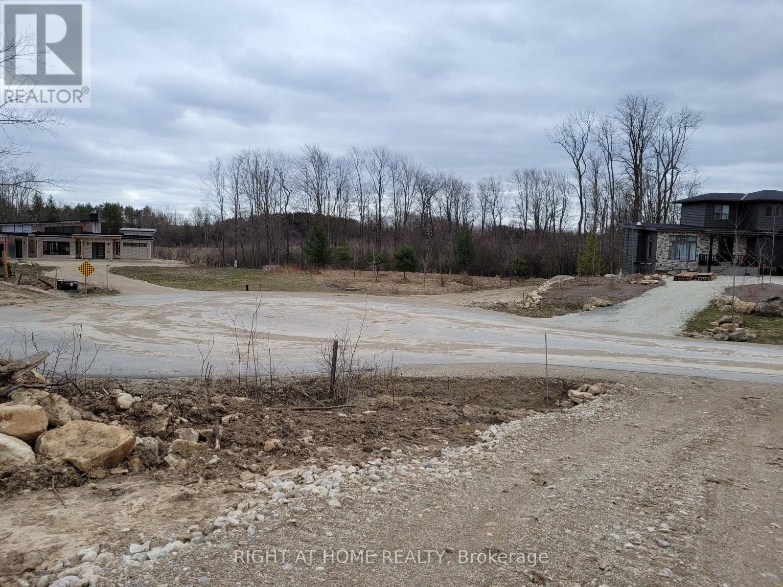 117 Butternut Court, Grey Highlands, Ontario N0C 1H0 - Photo 3 - X13521198