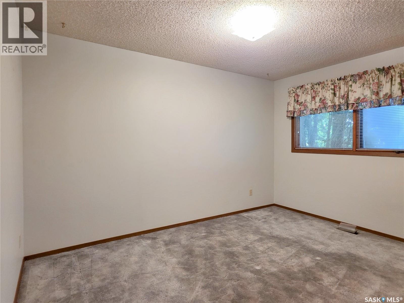 618 4th Avenue W, Melville, Saskatchewan  S0A 2P0 - Photo 31 - SK041412