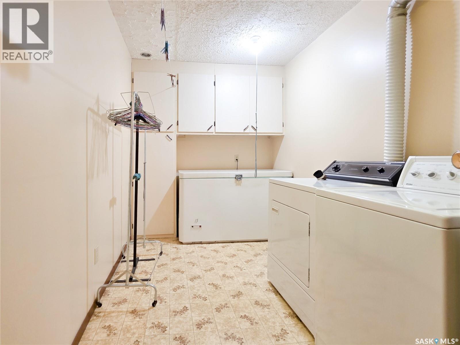 618 4th Avenue W, Melville, Saskatchewan  S0A 2P0 - Photo 49 - SK041412